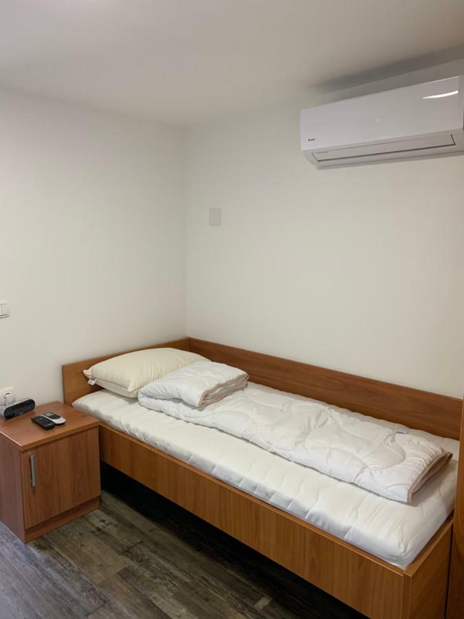 מריבור Apartman Decorus מראה חיצוני תמונה